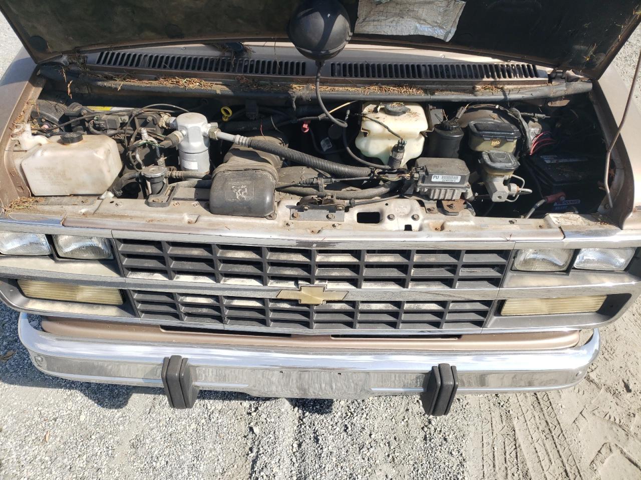 1995 Chevrolet Van - Image 12