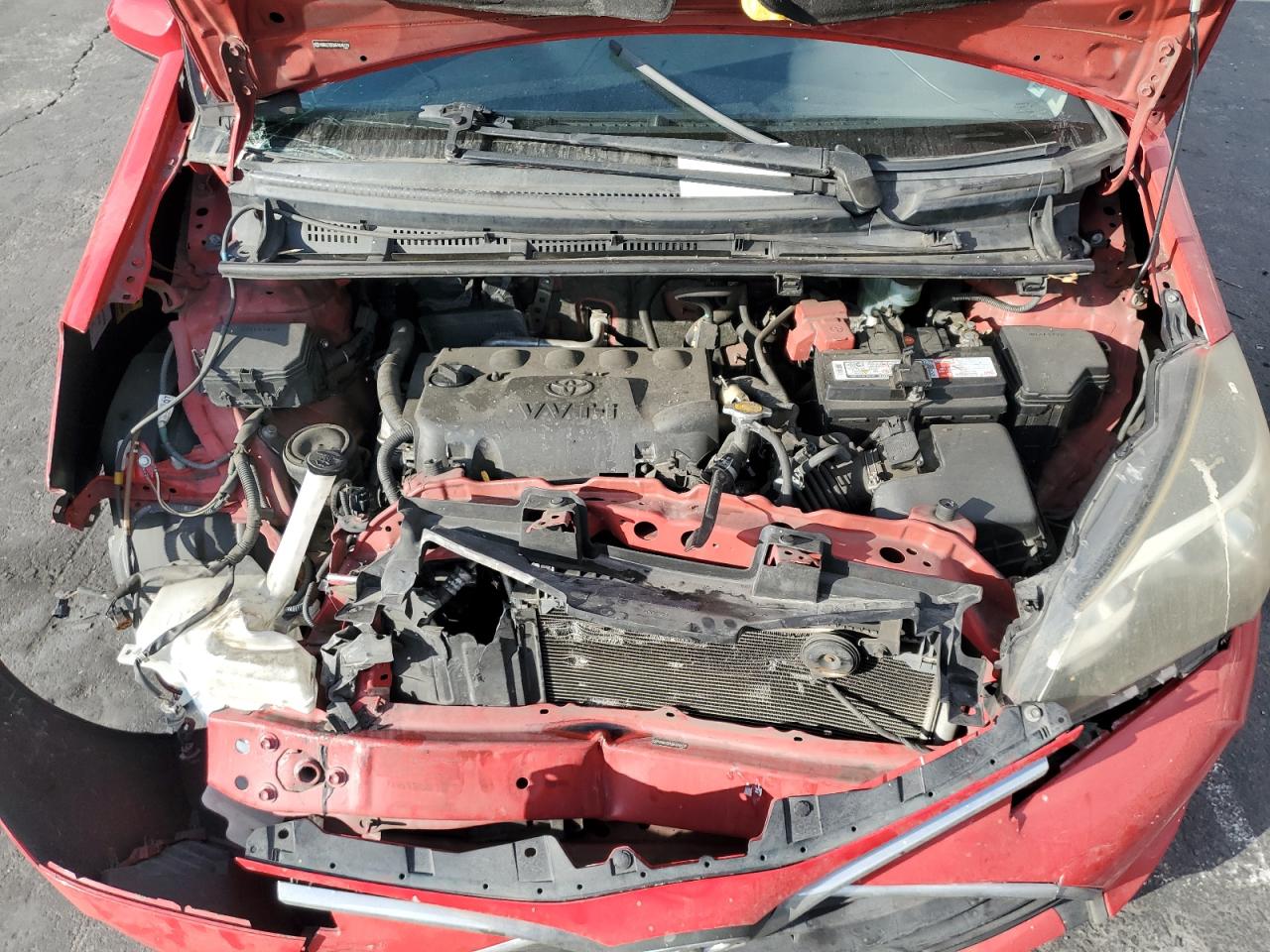 2015 Toyota Yaris - Image 12