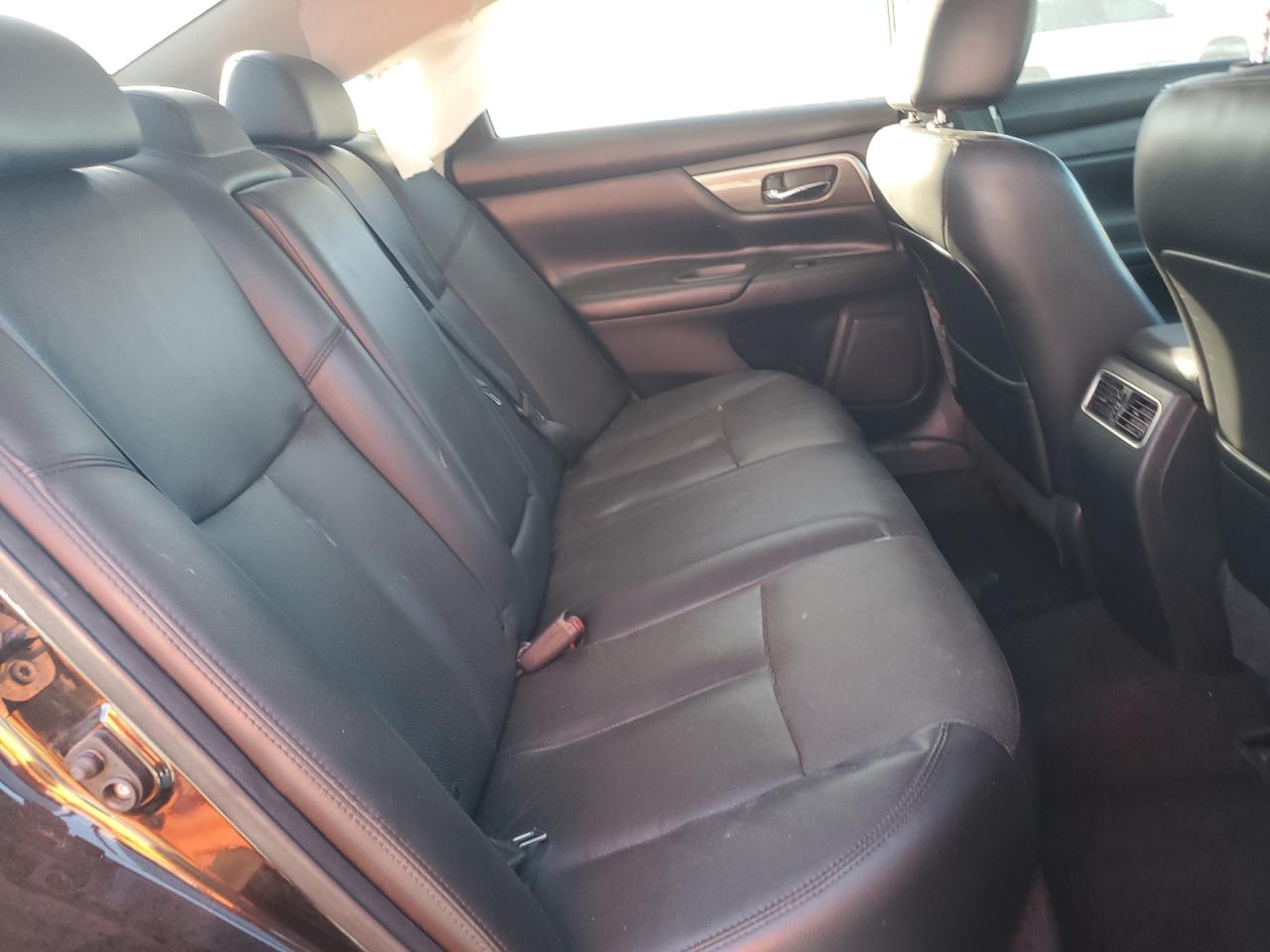 2015 Nissan Altima - Image 10