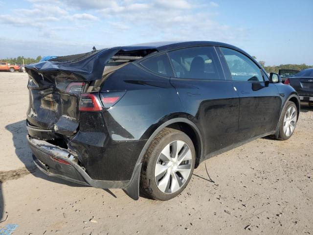 7SAYGDEE3PA138413 Tesla Model Y  3