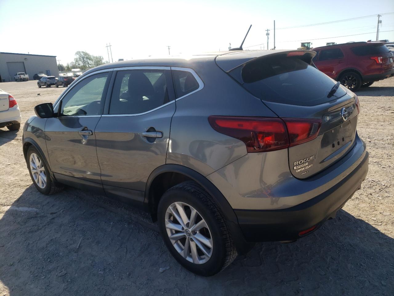 2018 Nissan Rogue - Image 2