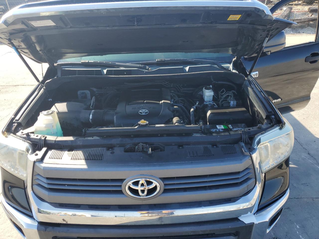 2014 Toyota Tundra - Image 12
