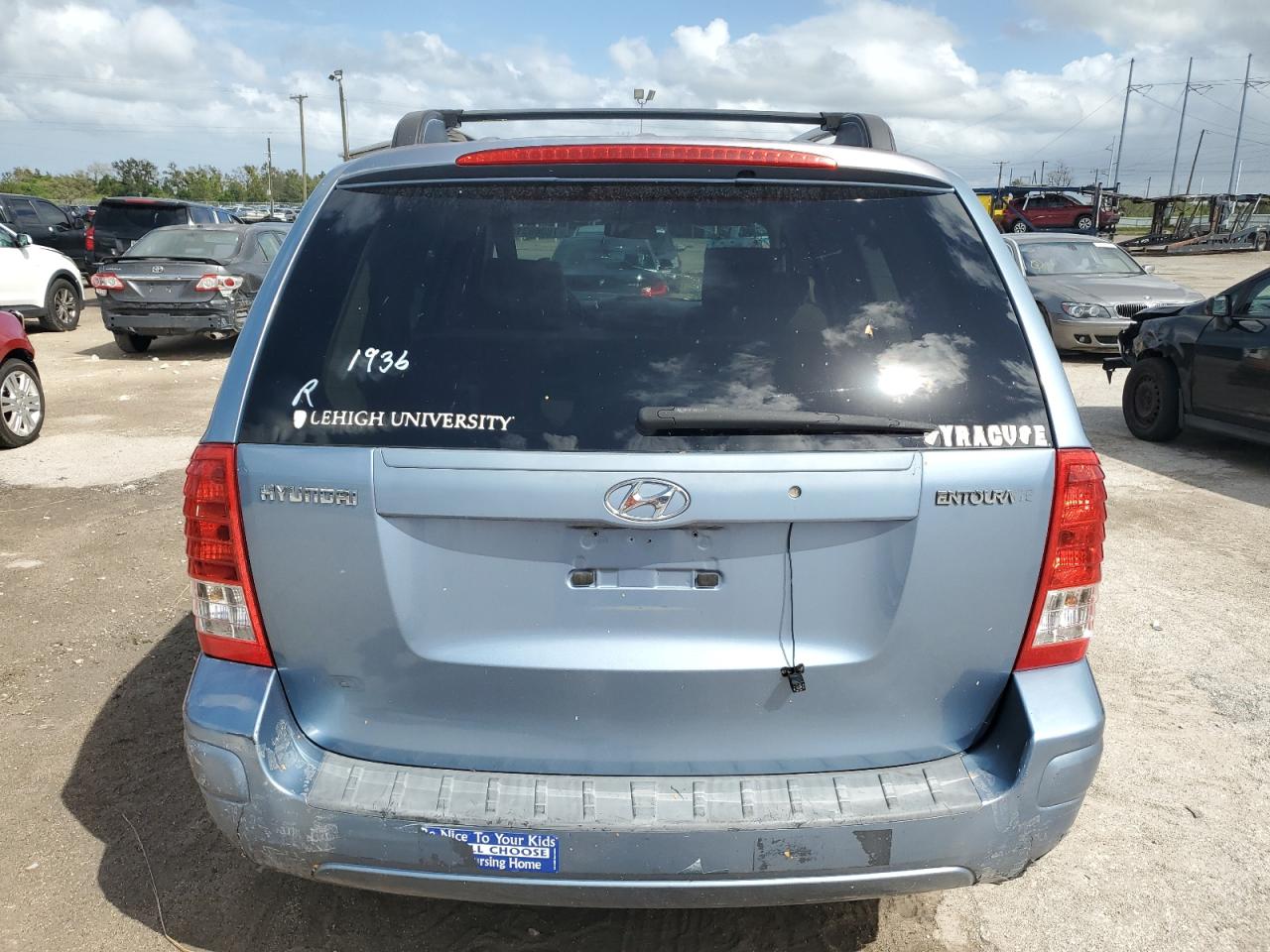 2008 Hyundai Entourage Gls VIN: KNDMC233586053649 Lot: 78060314