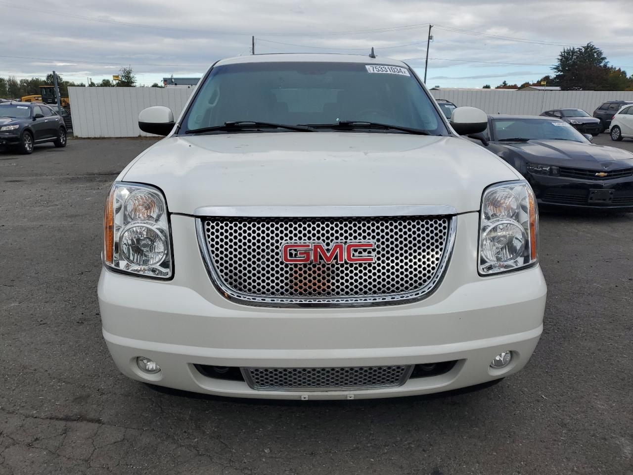 2008 GMC Yukon Denali VIN: 1GKFK63868J157647 Lot: 75331034