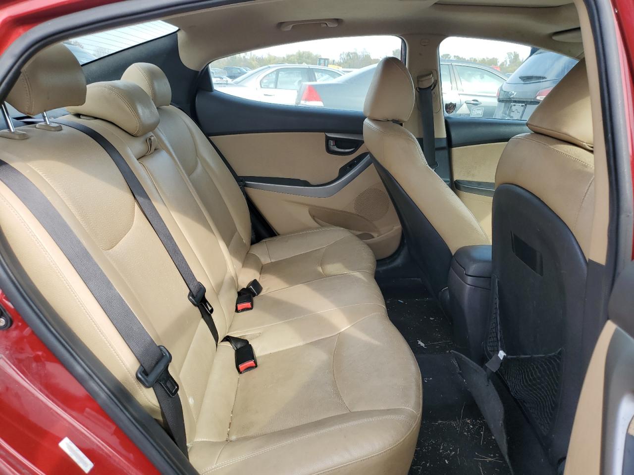 2013 Hyundai Elantra - Image 10