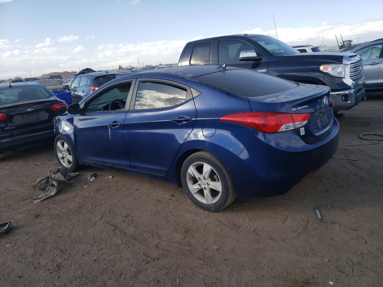 2013 Hyundai Elantra - Image 2