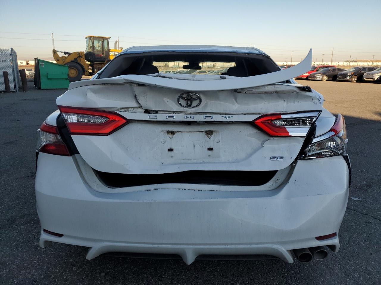 2018 Toyota Camry L VIN: 4T1B11HK7JU021712 Lot: 74629084