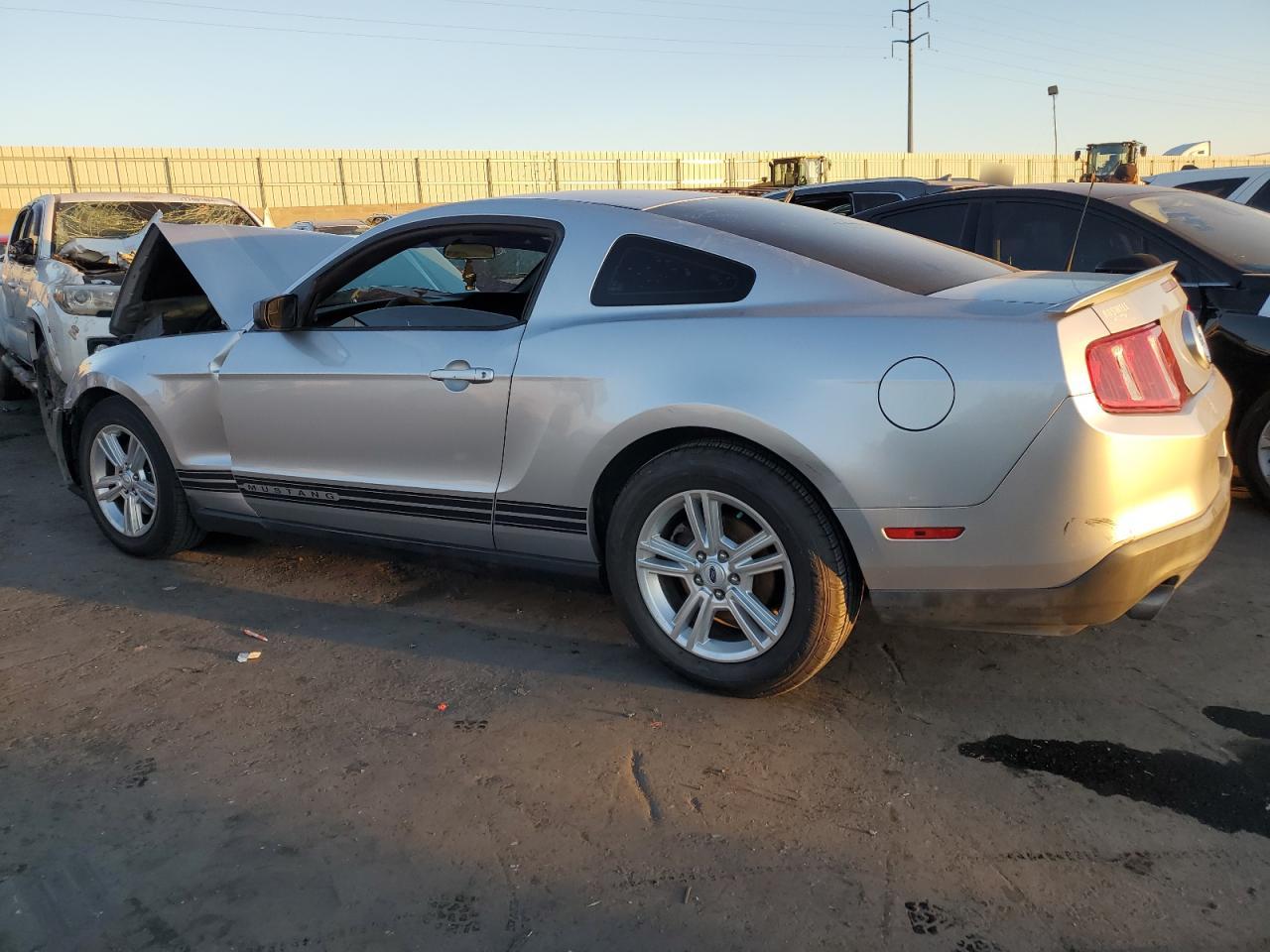 2011 Ford Mustang - Image 2