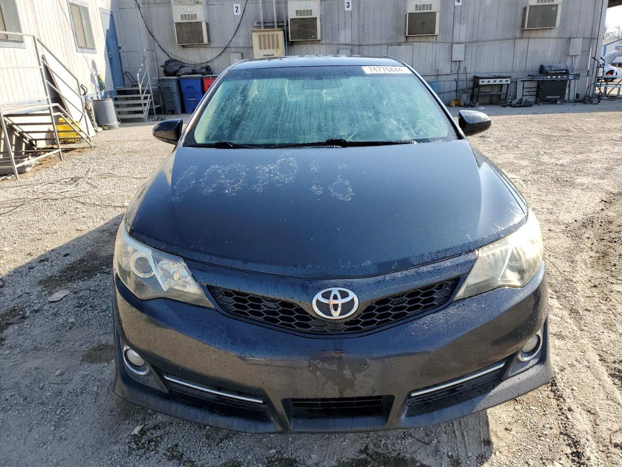 2014 Toyota Camry - Image 5