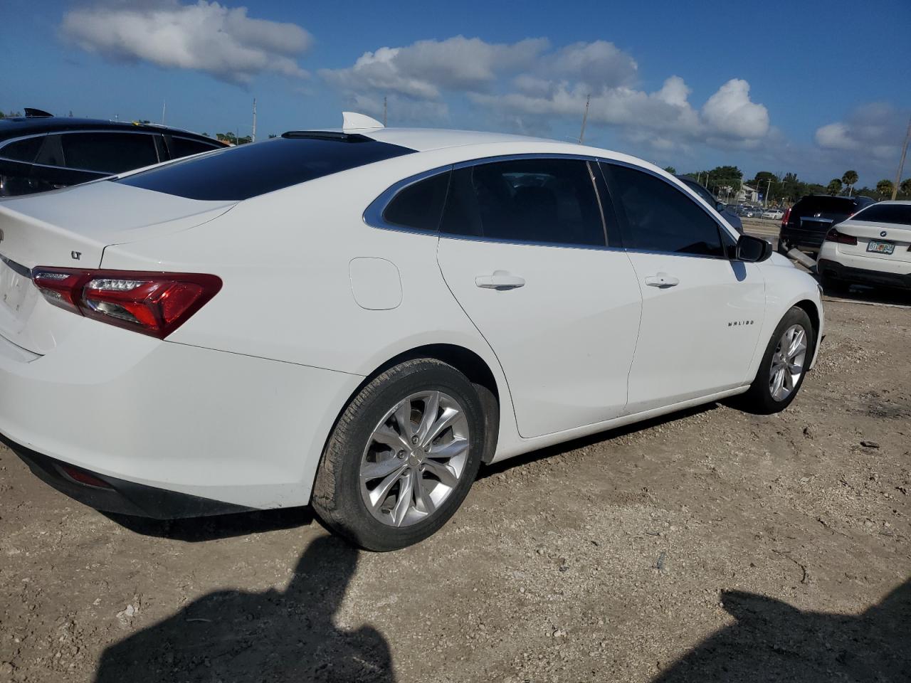 2019 Chevrolet Malibu - Image 3