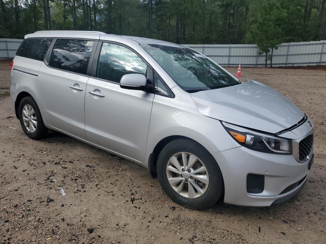 KNDMB5C12J6350385 2018 Kia Sedona Lx