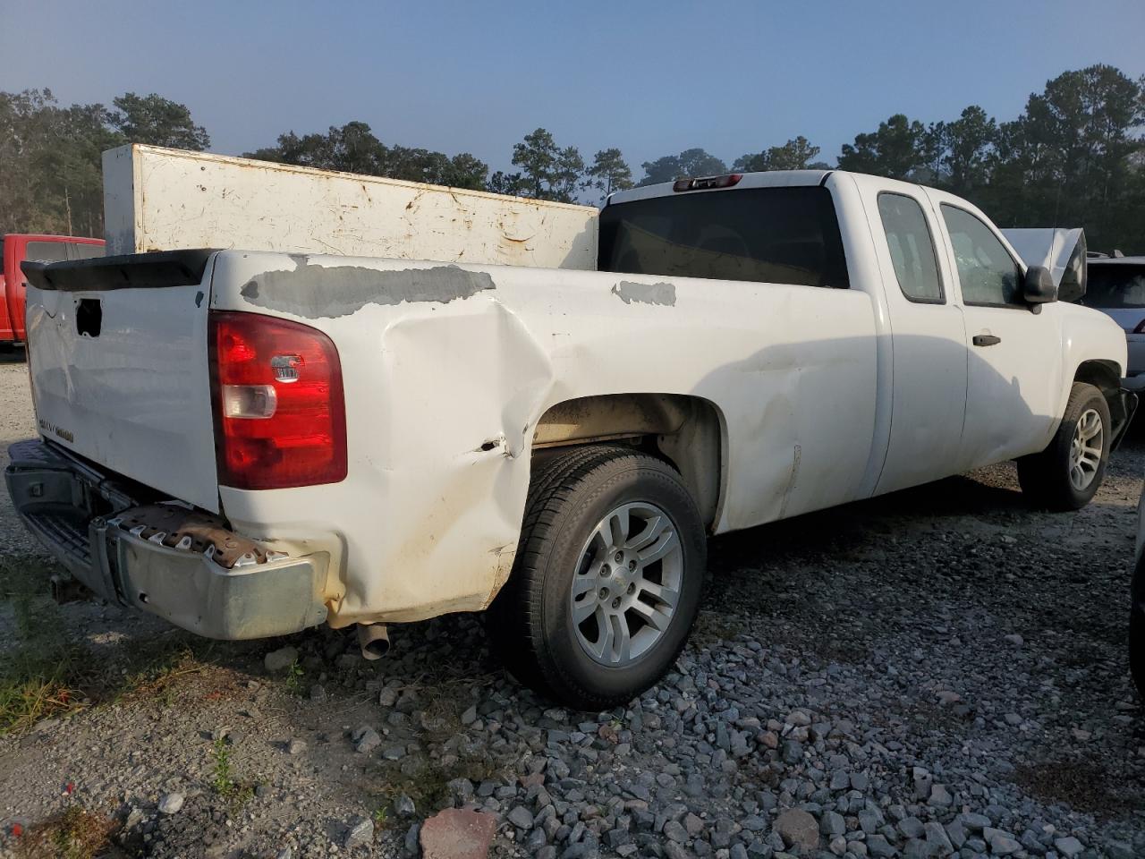 2009 Chevrolet Silverado - Image 3