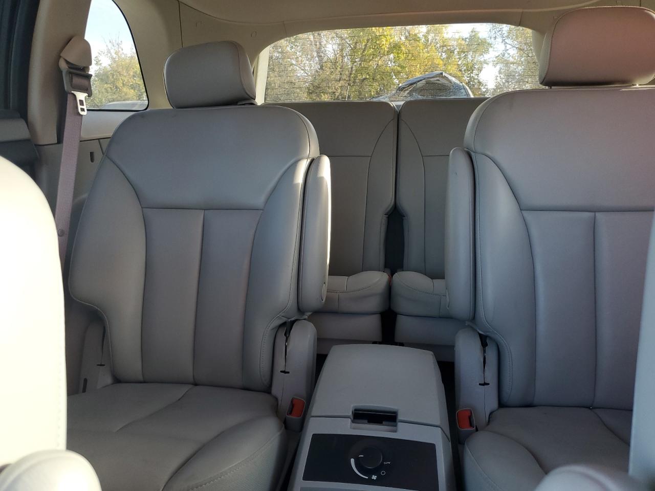 2007 Chrysler Pacifica - Image 10