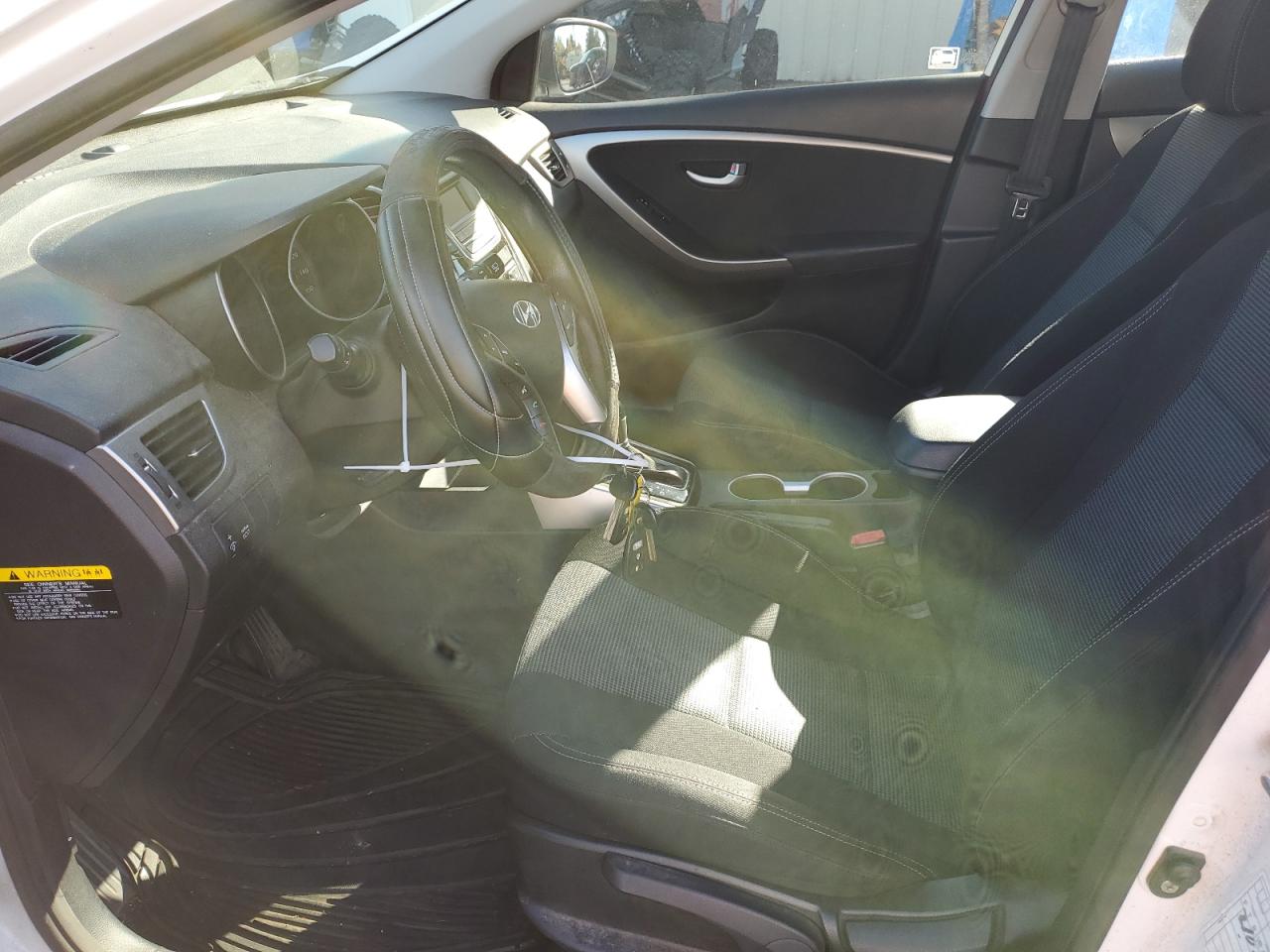 2017 Hyundai Elantra - Image 7