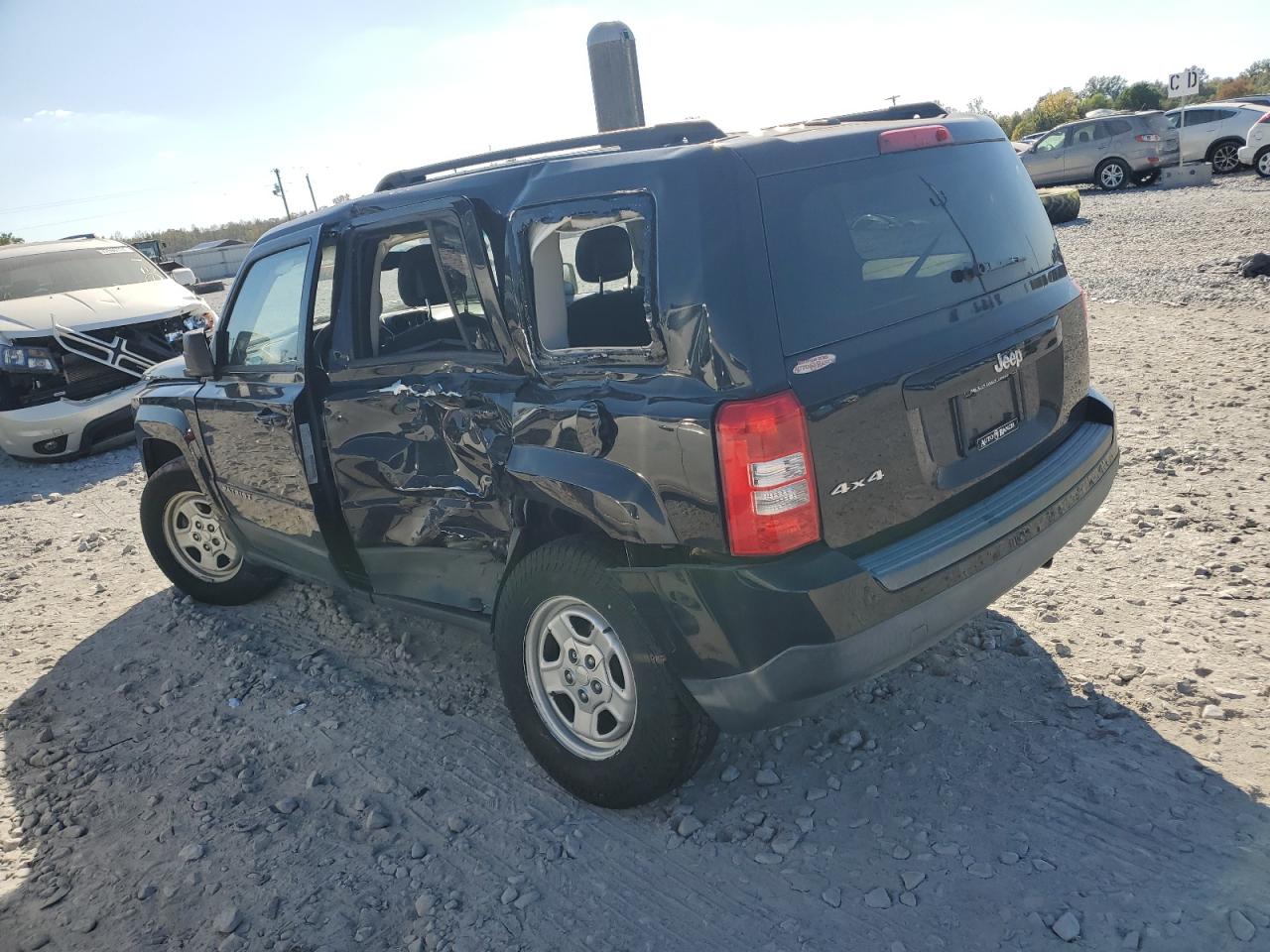 2016 Jeep Liberty (Patriot) - Image 2
