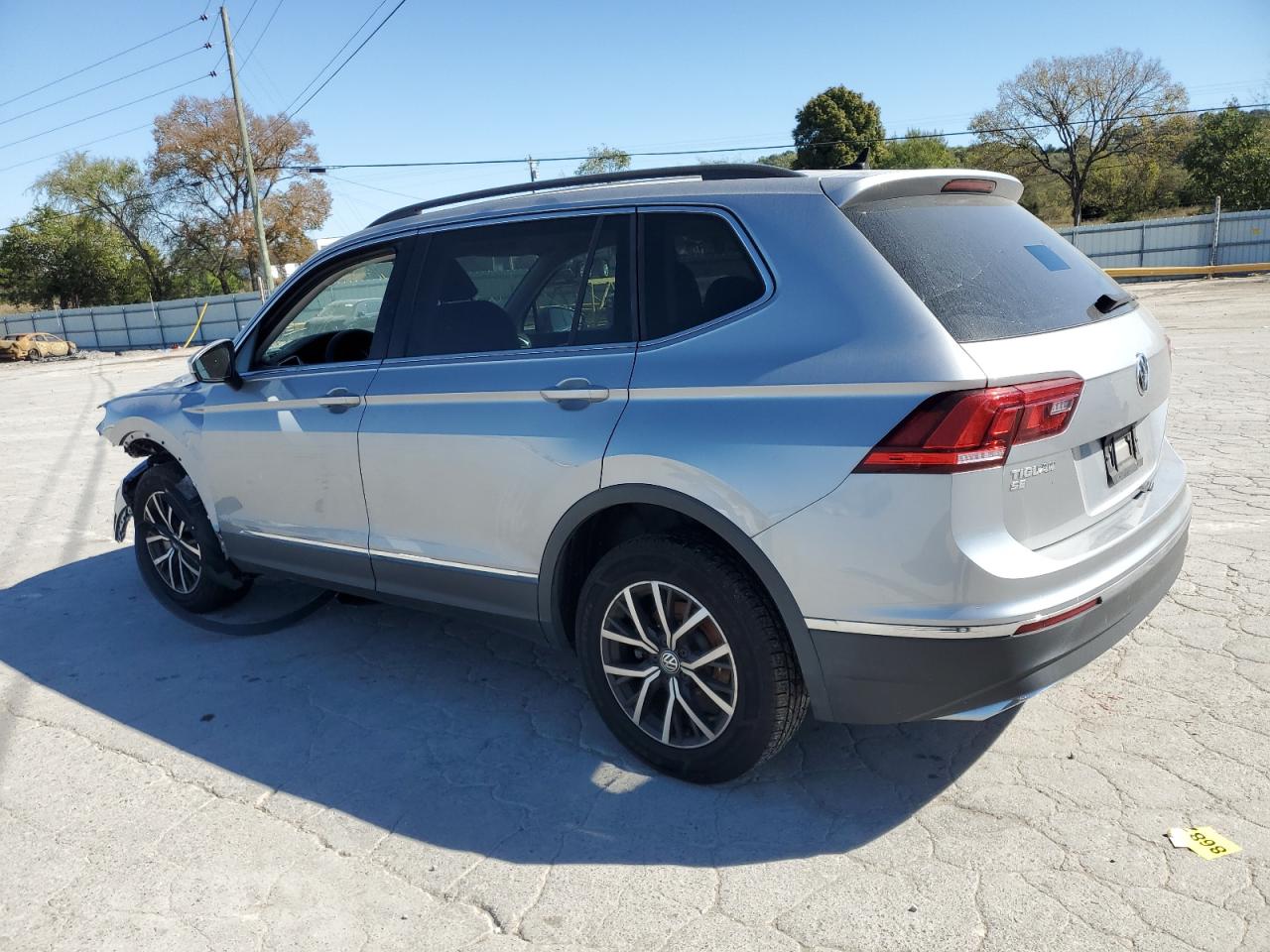 2021 Volkswagen Tiguan - Image 2