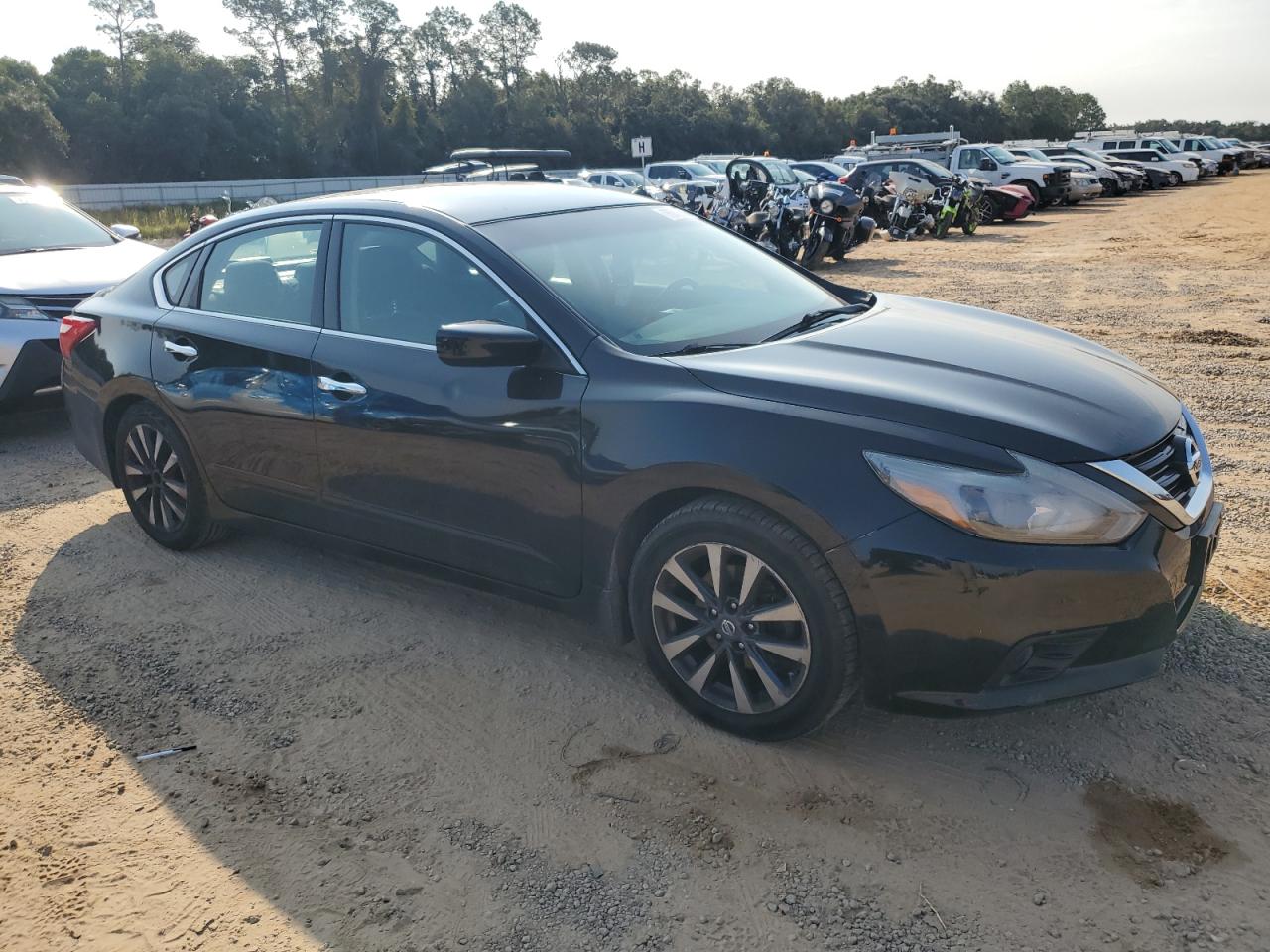 2016 Nissan Altima - Image 4
