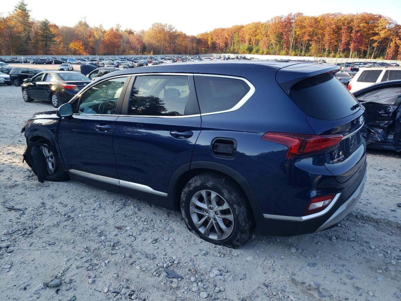 2019 Hyundai Santa Fe - Image 2