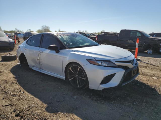  TOYOTA CAMRY 2018 Білий