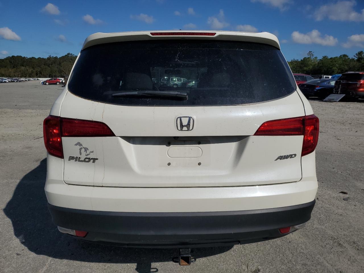 2017 Honda Pilot - Image 6