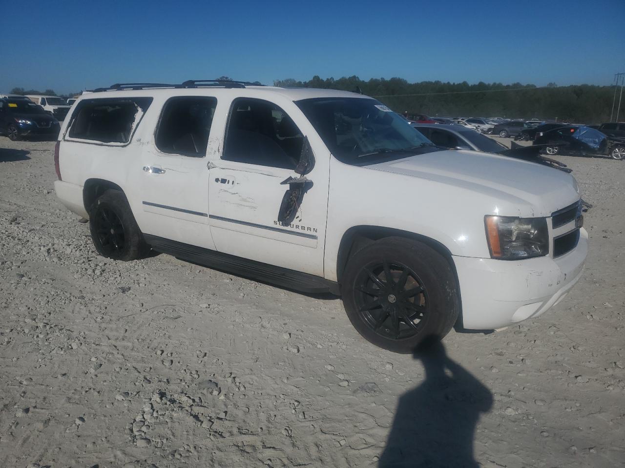 2014 Chevrolet Suburban - Image 6