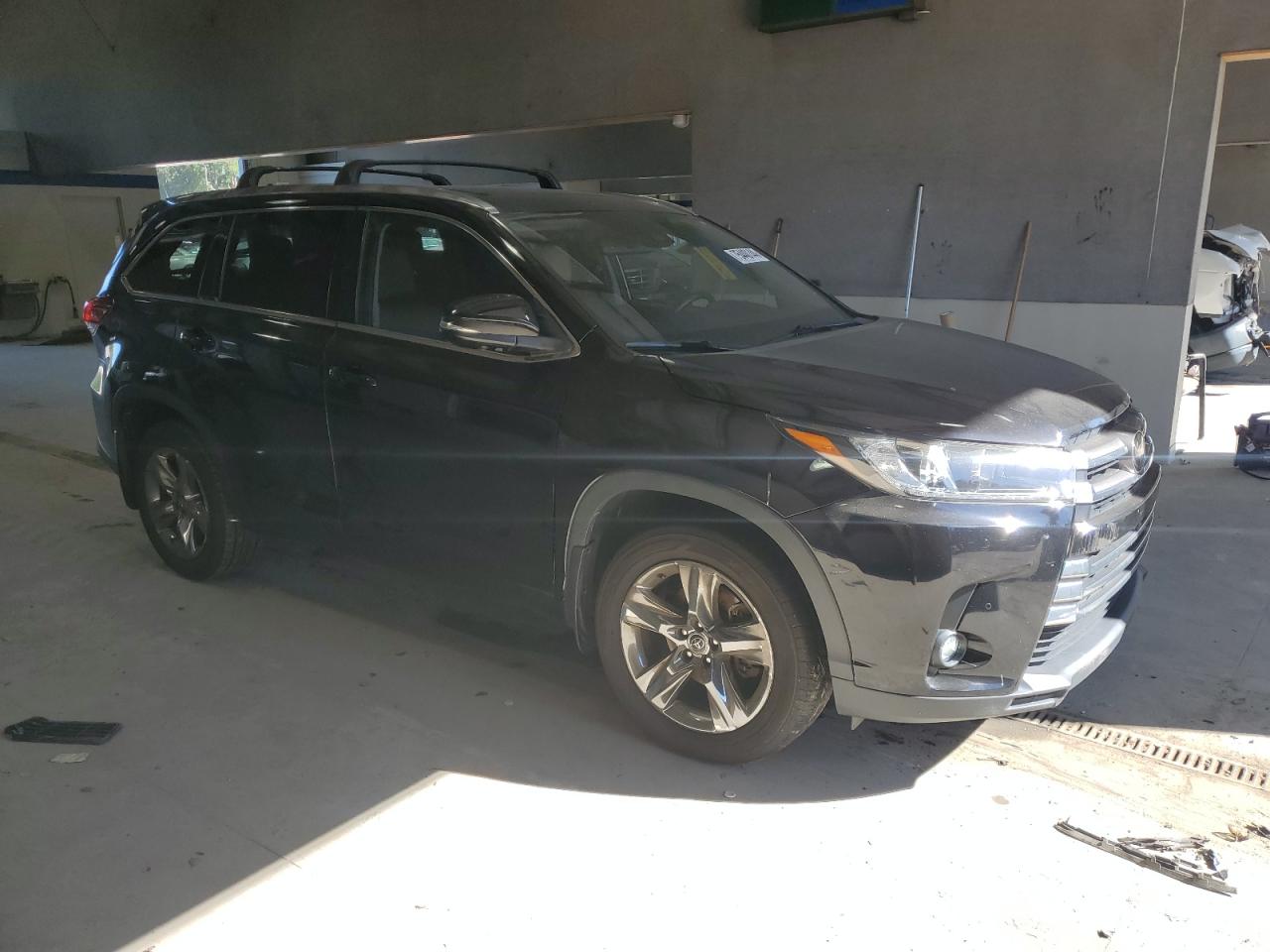 2019 Toyota Highlander - Image 4