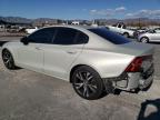 2019 Volvo S60 T6 R-Design للبيع في Sun Valley، CA - Rear End