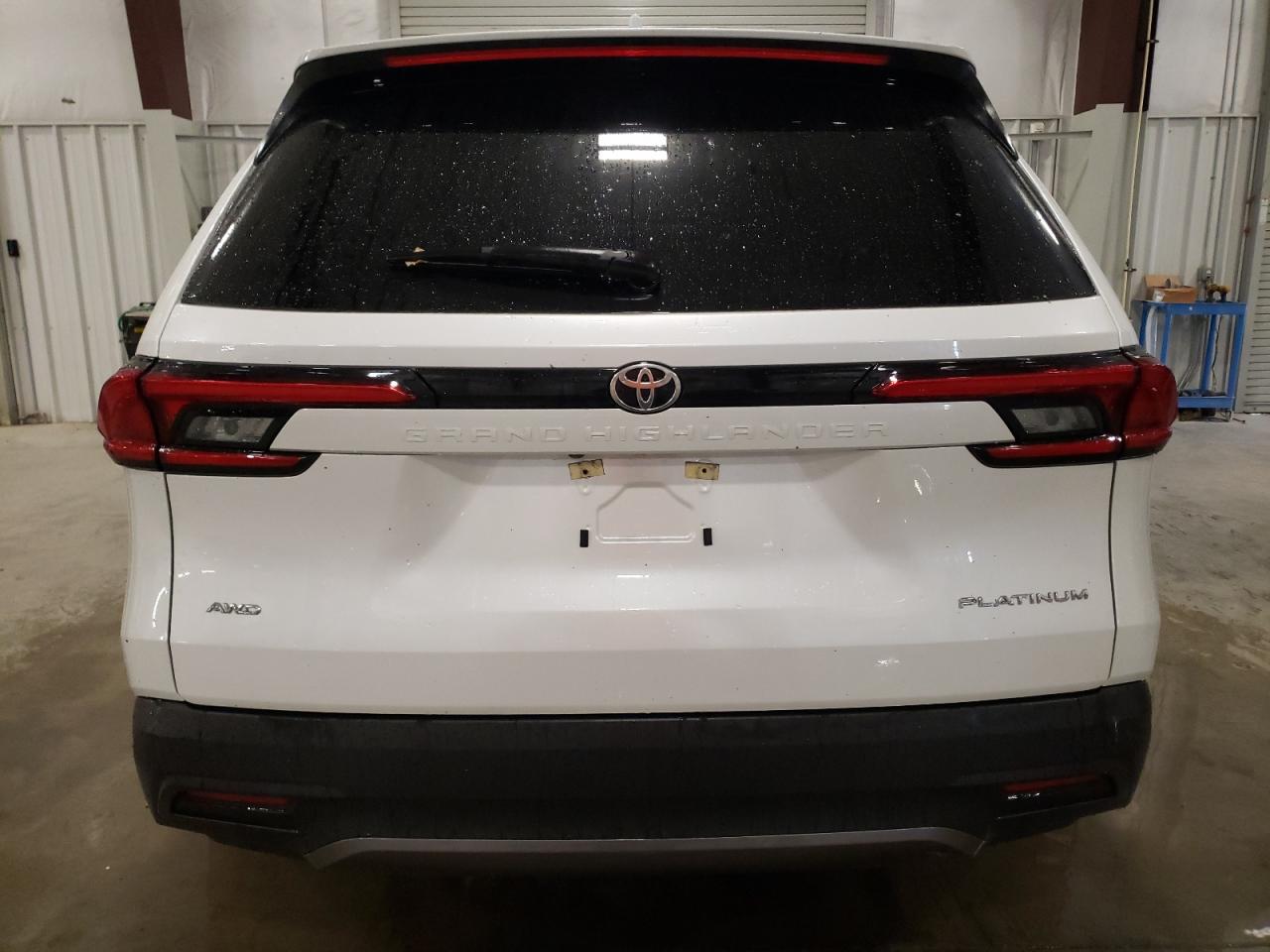 2024 Toyota Grand Highlander Xle VIN: 5TDAAAB55RS005401 Lot: 76703854