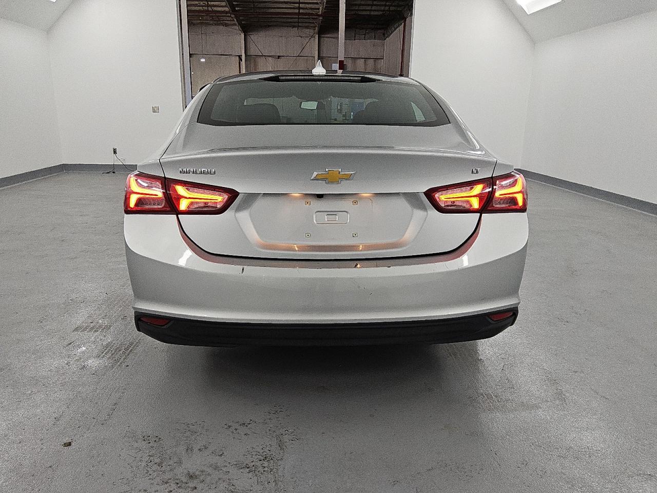 2022 Chevrolet Malibu - Image 6