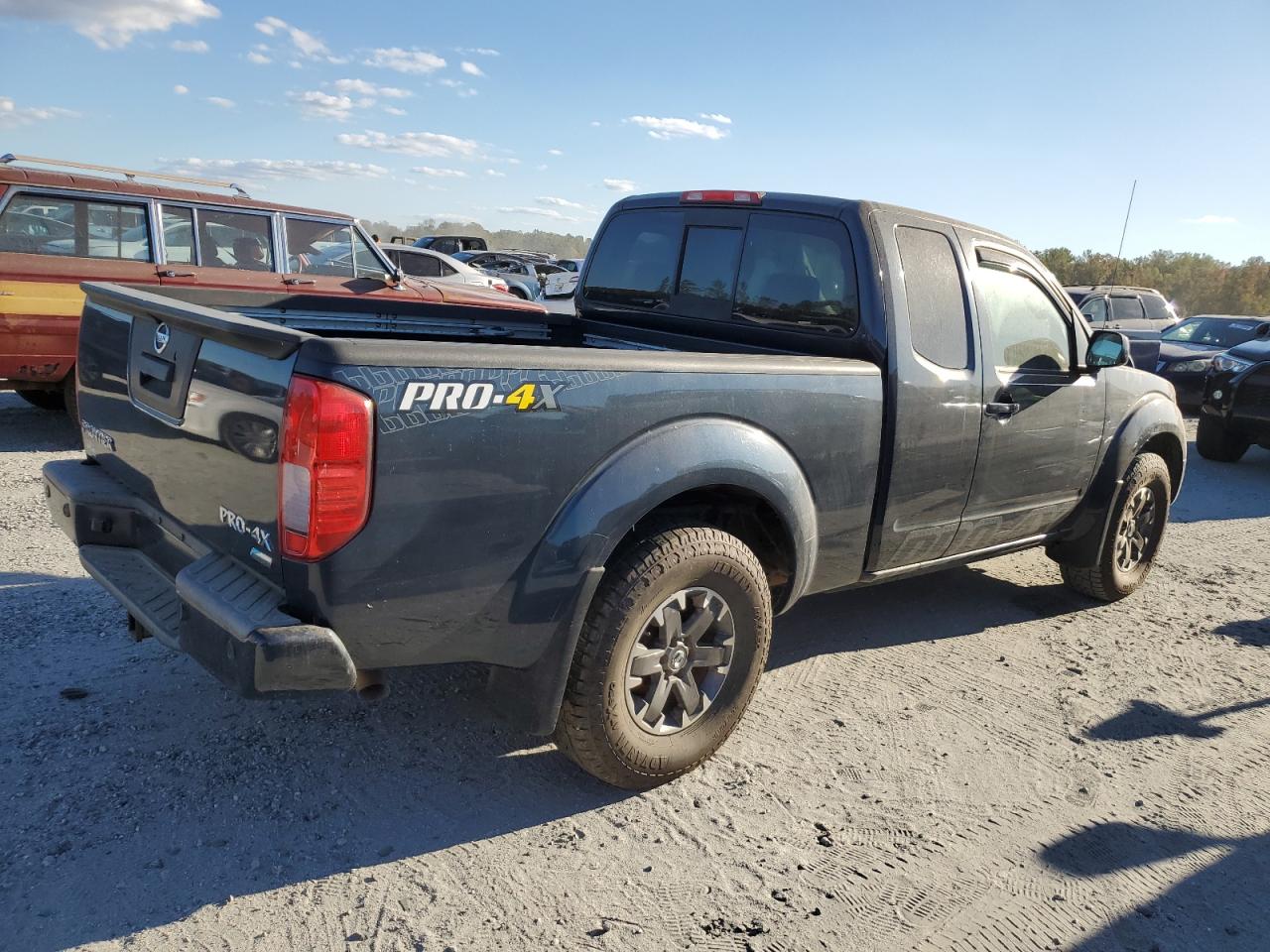 2017 Nissan Navara (Frontier) - Image 3