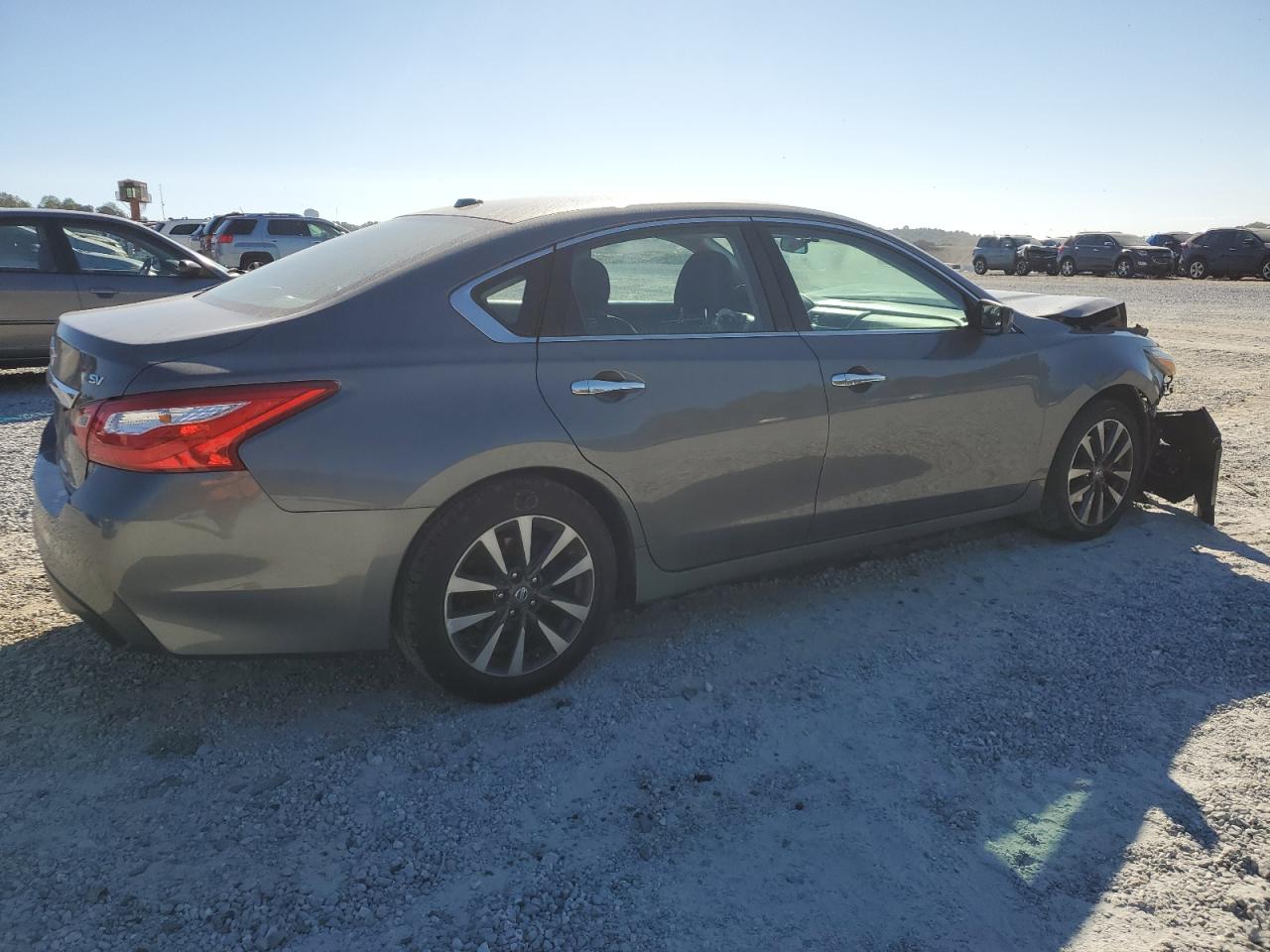 2017 Nissan Altima - Image 3