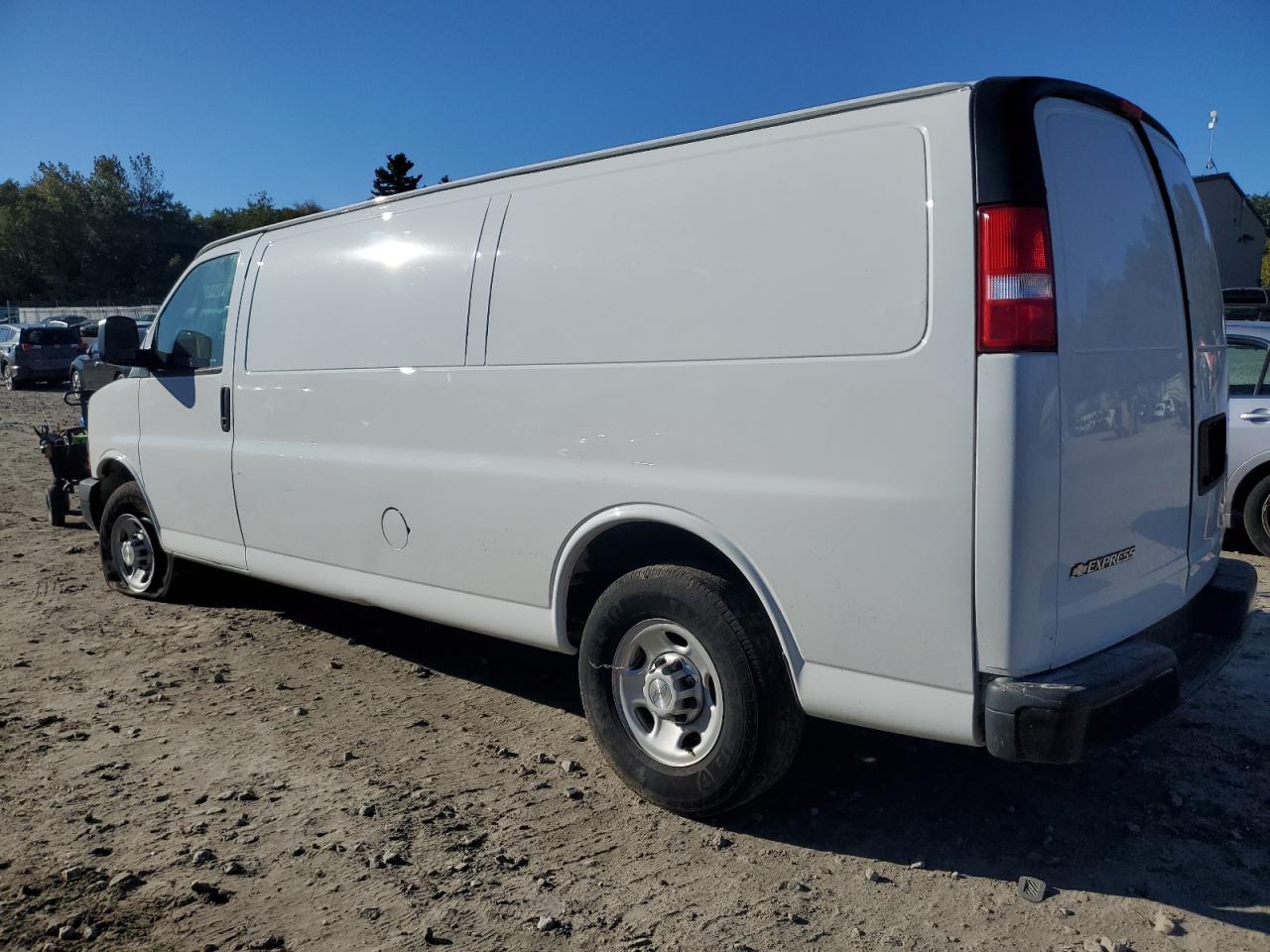 1GCWGBFP1K1240466 2019 Chevrolet Express G2500