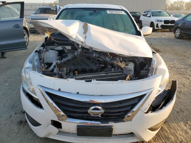  NISSAN VERSA 2018 Білий