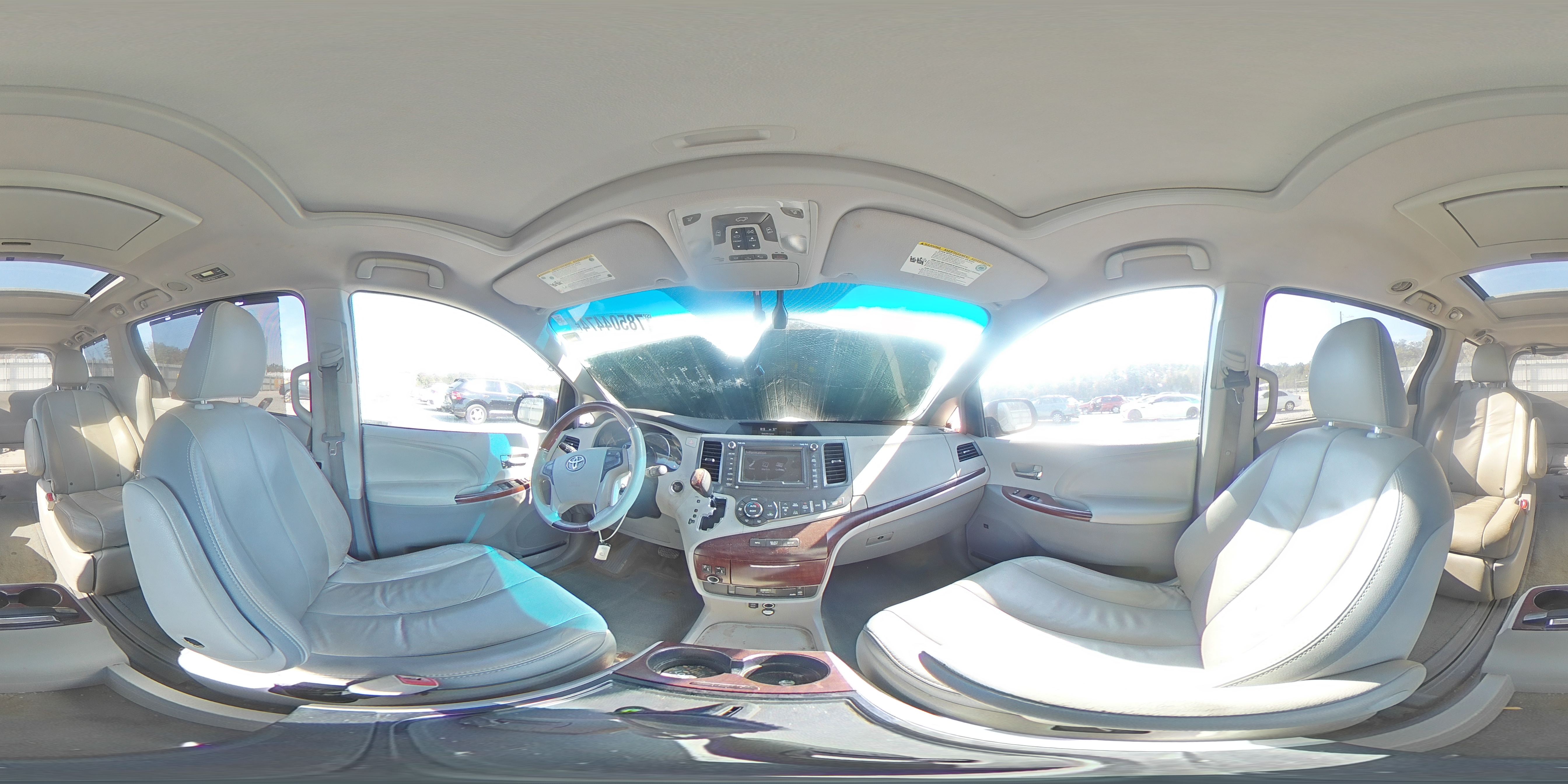 2012 Toyota Sienna - Image 15