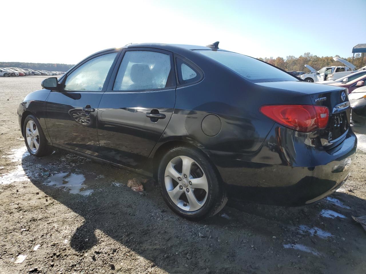 2010 Hyundai Elantra - Image 2