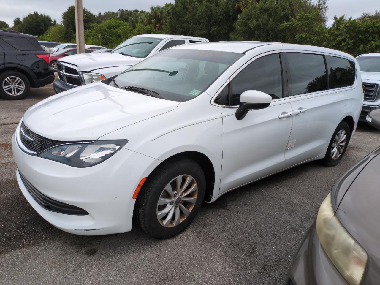 2C4RC1DG3HR676696 2017 CHRYSLER PACIFICA - Image 1