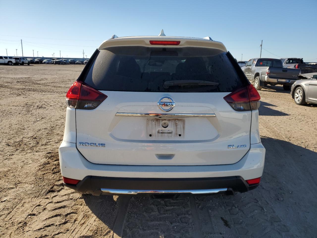 2018 Nissan Rogue - Image 6