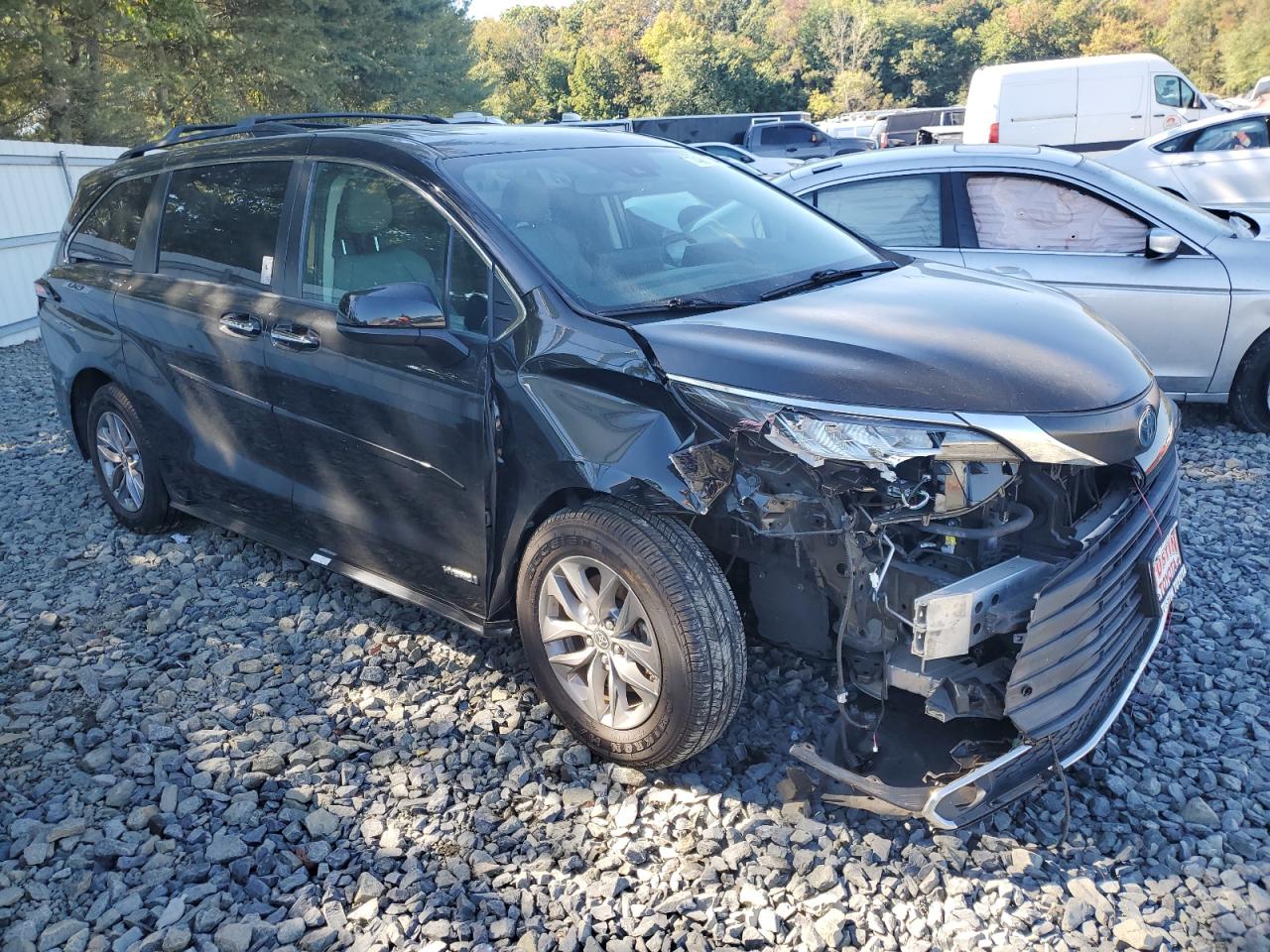 2021 Toyota Sienna - Image 4