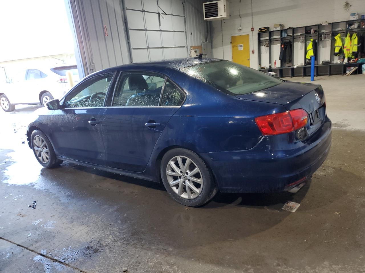 2014 Volkswagen Jetta - Image 2
