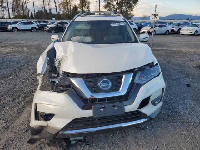  NISSAN ROGUE 2018 Белы