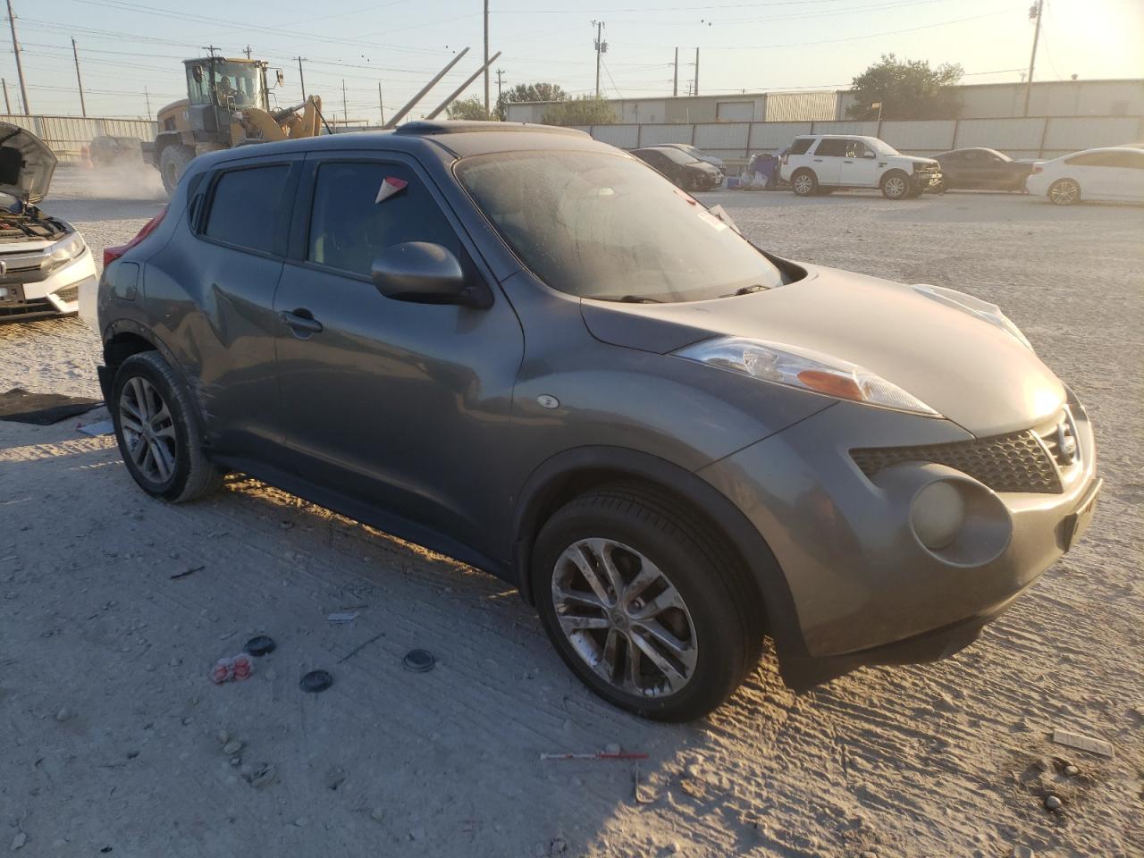 2014 Nissan Juke S VIN: JN8AF5MR4ET451208 Lot: 75876024