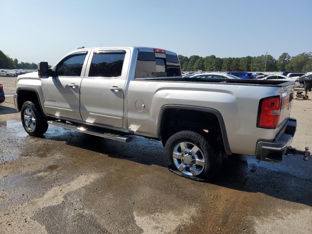 2018 GMC Sierra - Image 2