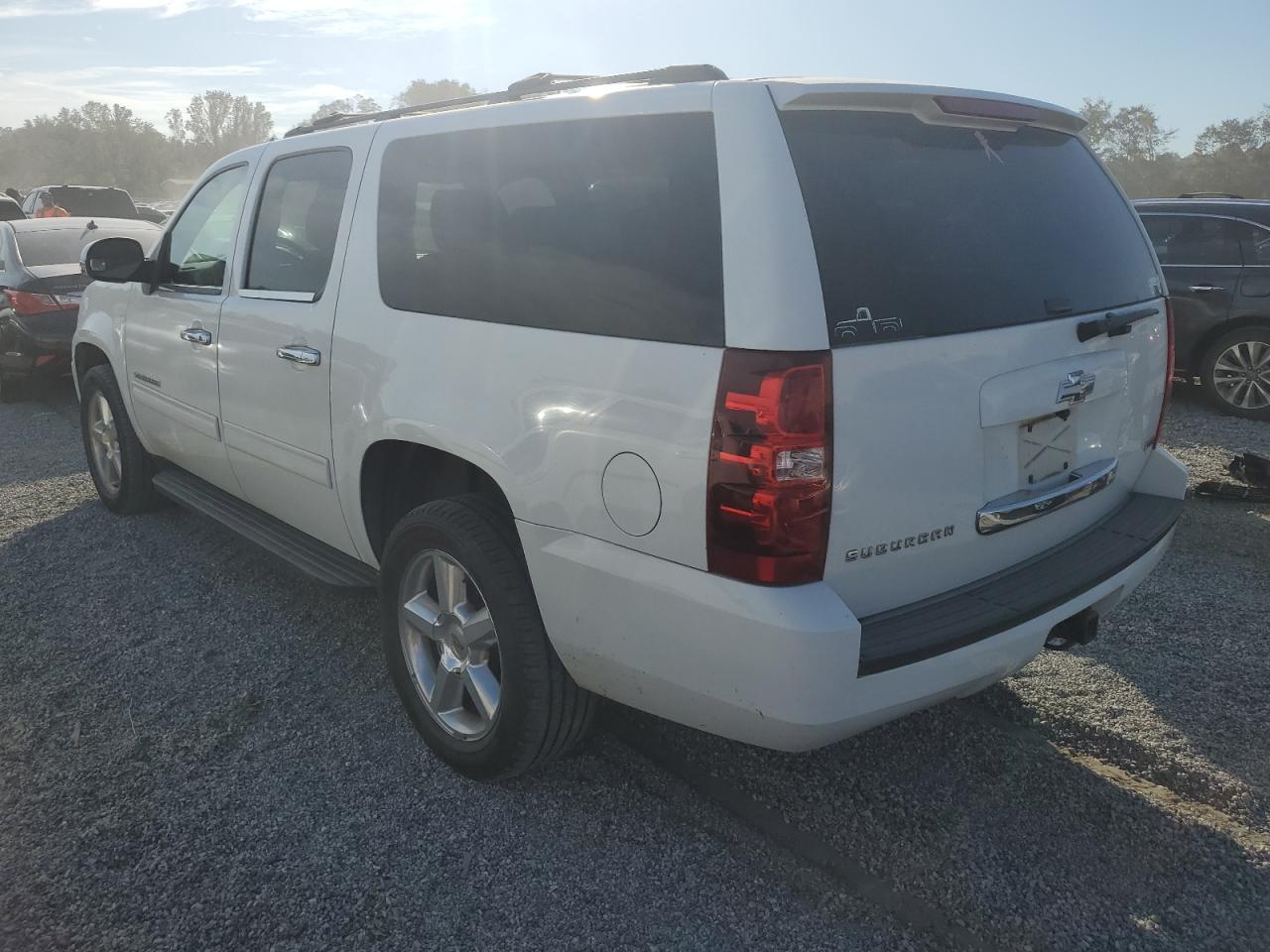 2011 Chevrolet Suburban - Image 2