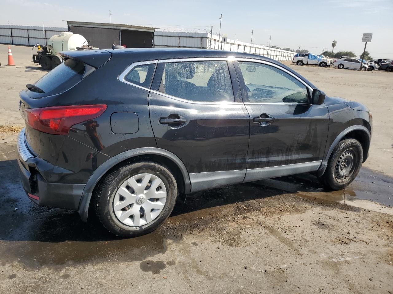 2018 Nissan Rogue - Image 3