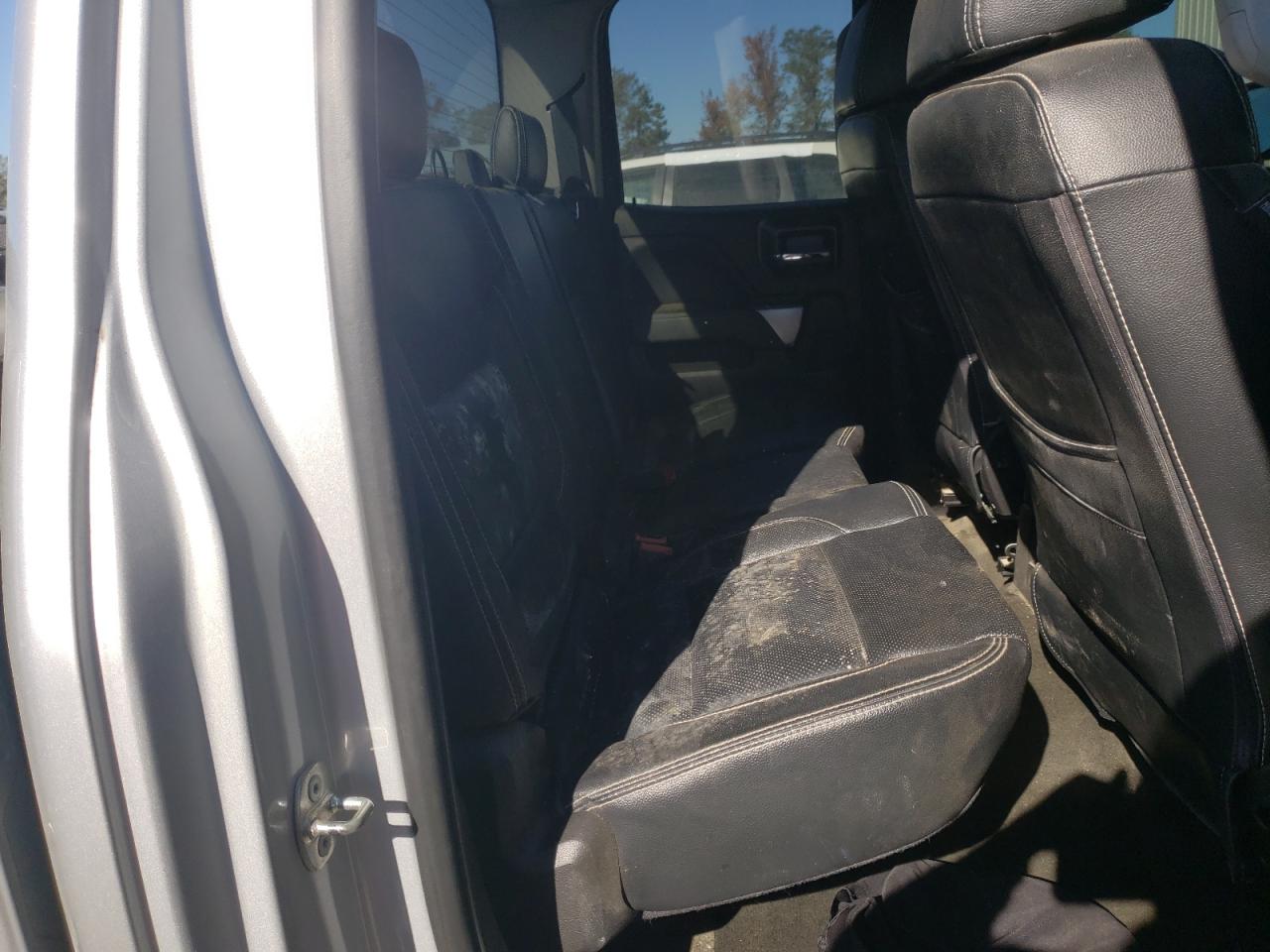 2018 Chevrolet Silverado - Image 10