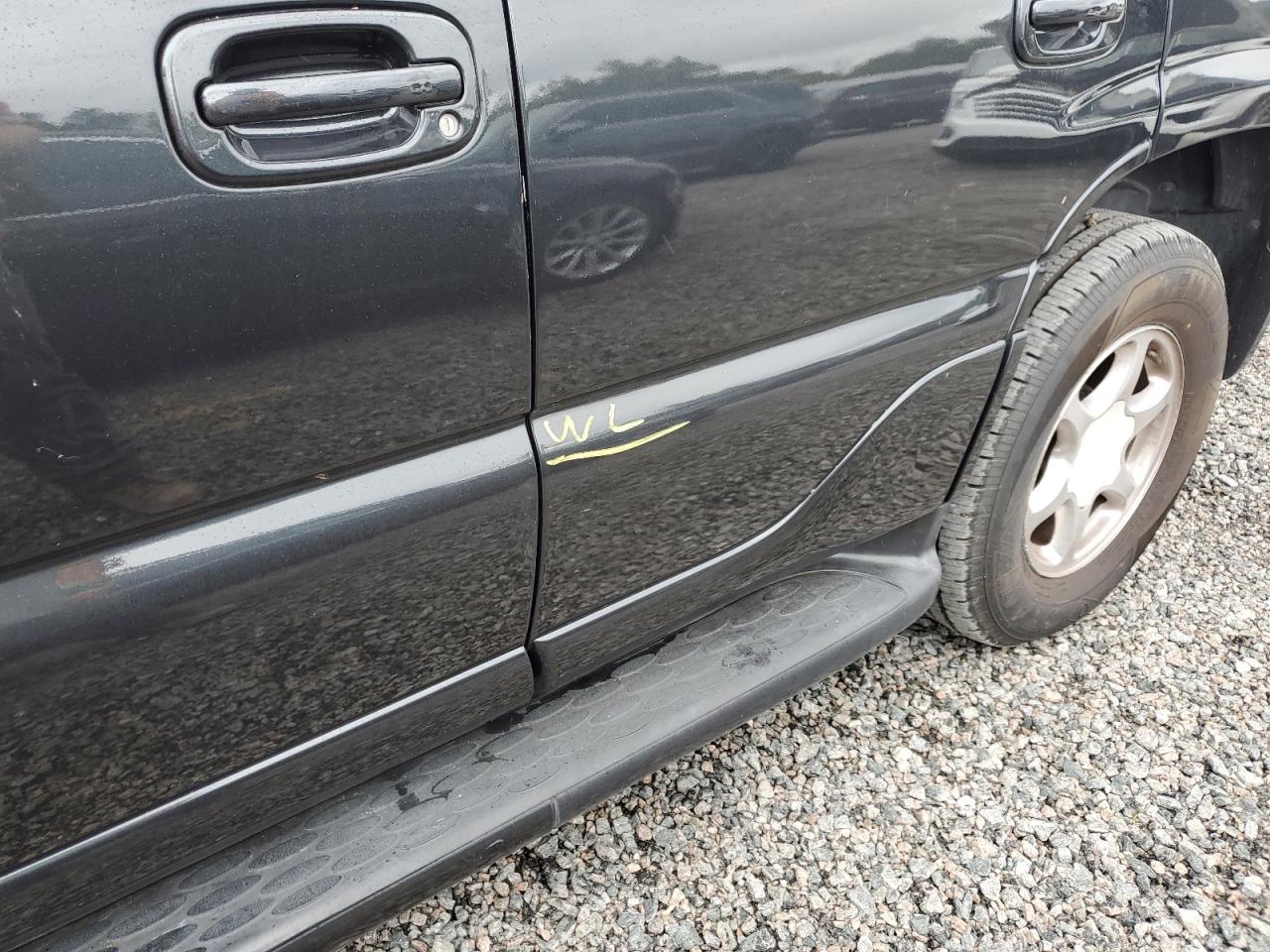 2004 GMC Yukon - Image 13