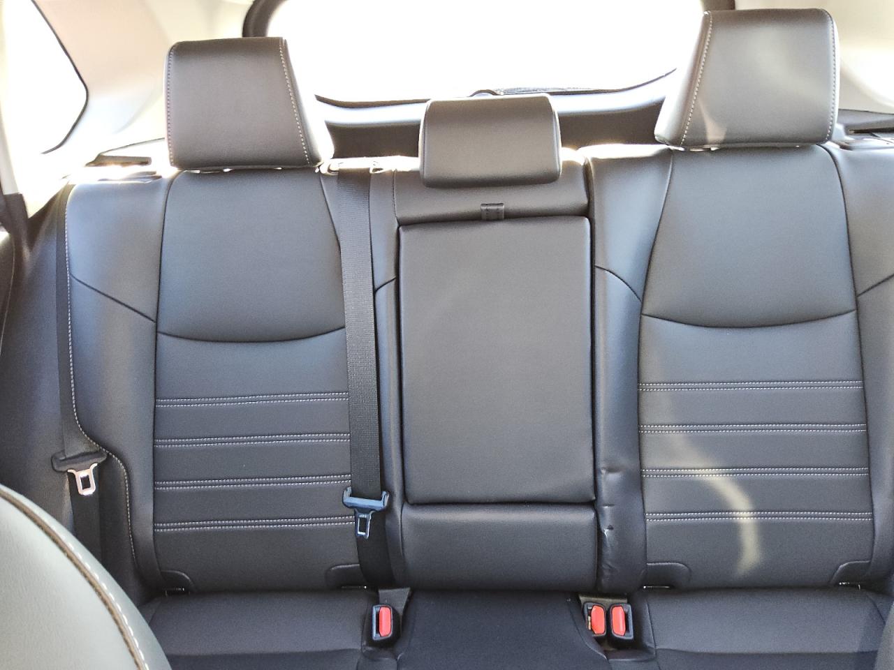 2023 Toyota RAV 4 - Image 10