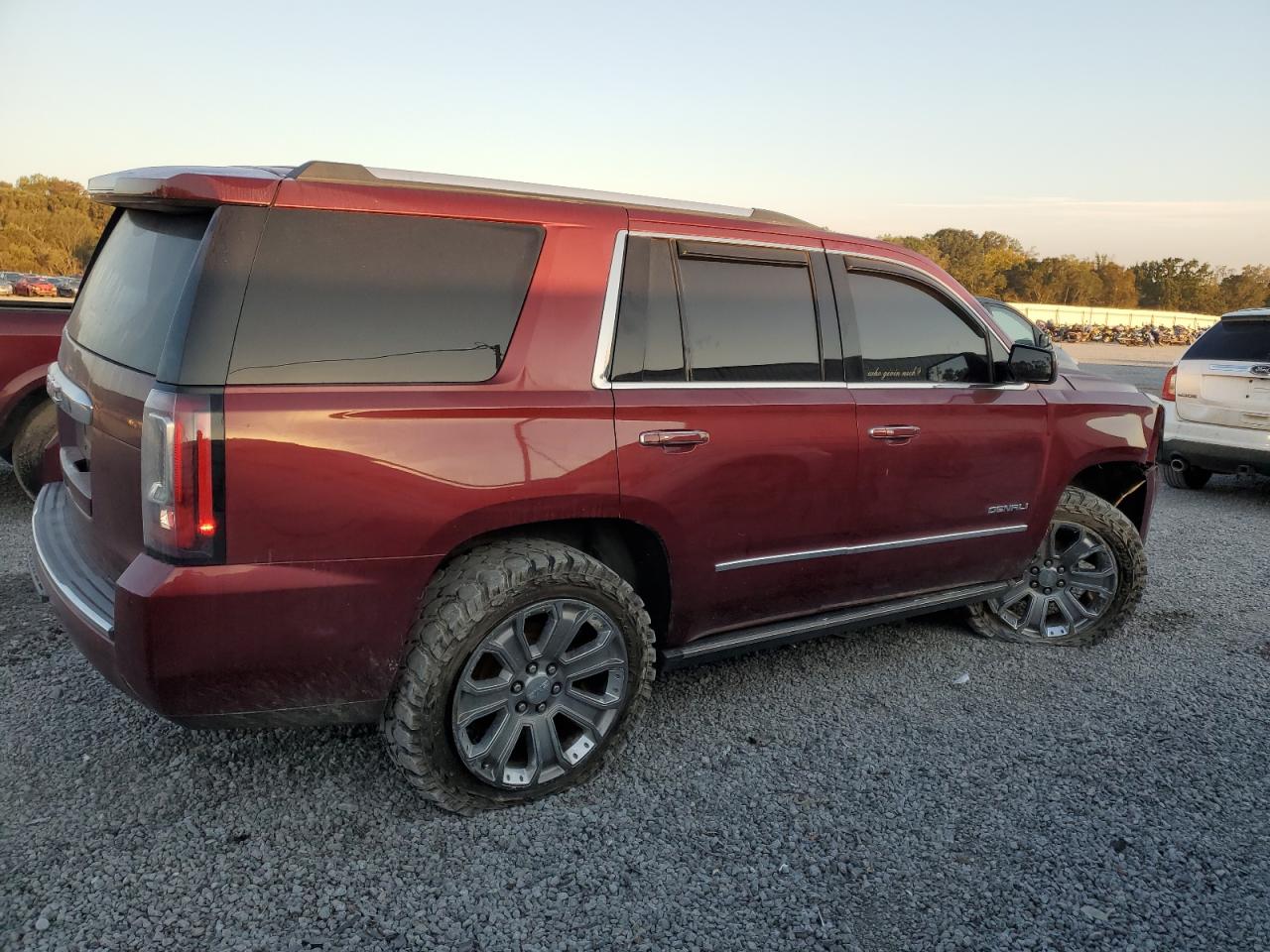 2016 GMC Yukon - Image 3