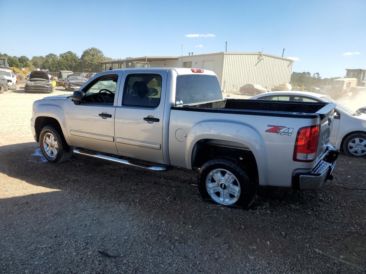 2007 GMC Sierra - Image 2