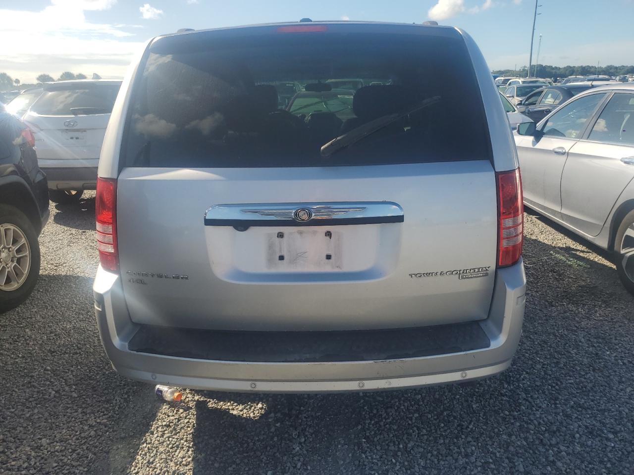 2A4RR5DX4AR136330 2010 Chrysler Town & Country Touring